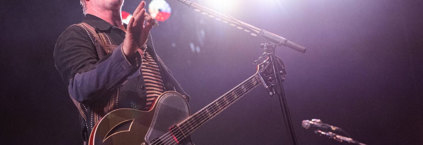 Queens Of The Stone Age annonce les dates de la dernière tournée « The End Is Nero » avec The Kills