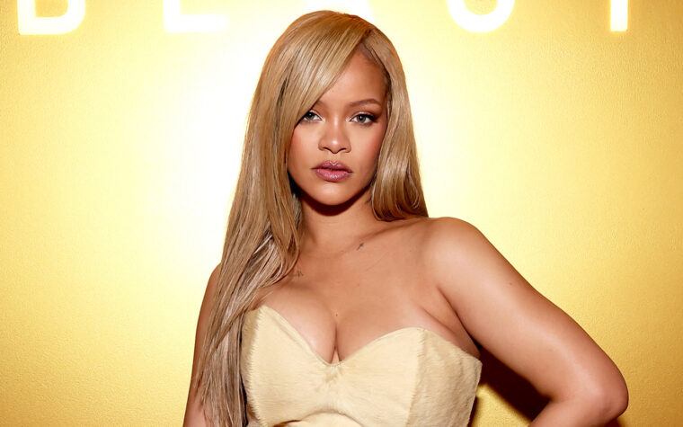 Rihanna établit le record du plus grand nombre de singles diamantés par une artiste féminine