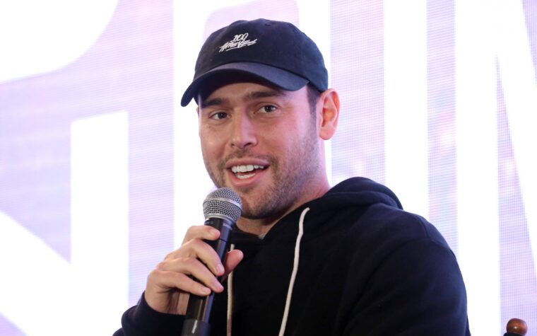 Scooter Braun se retire officiellement de la direction après la controverse sur Taylor Swift