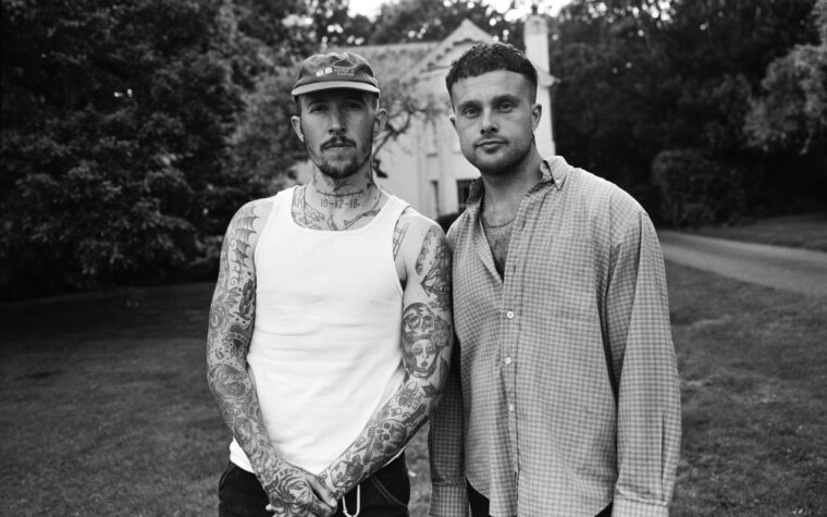 Soft Play partage son nouveau single émouvant "Everything And Nothing"