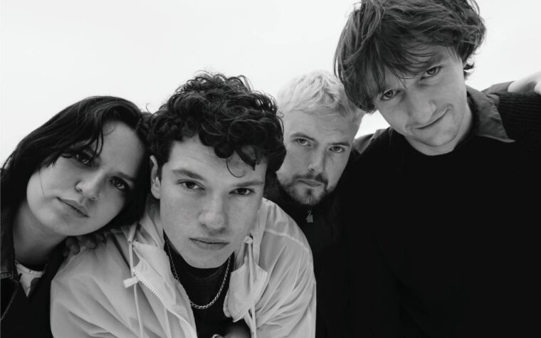 Stone partage un nouveau single contagieux « Queen » et annonce une tournée au Royaume-Uni et en Europe en 2024