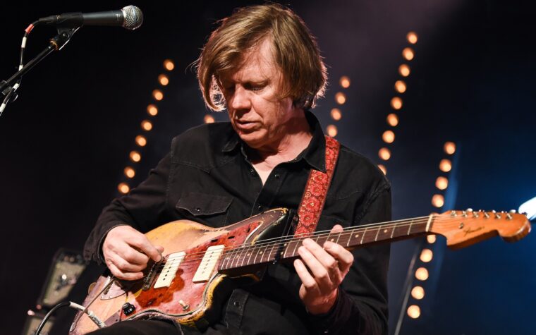 Thurston Moore annonce son nouvel album « Flow Critical Lucidity »