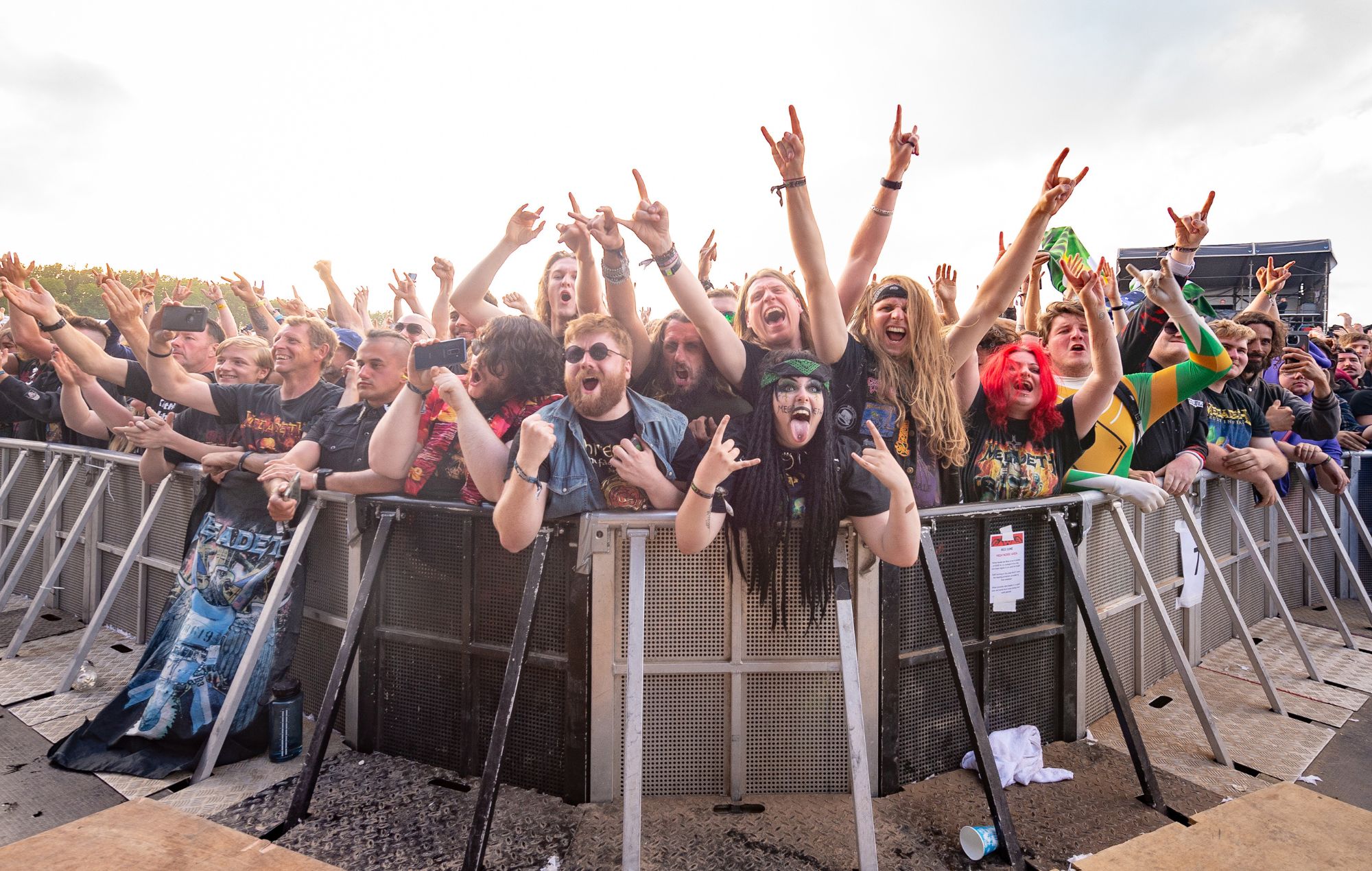 Vue générale des festivaliers au festival Download à Donnington Park.