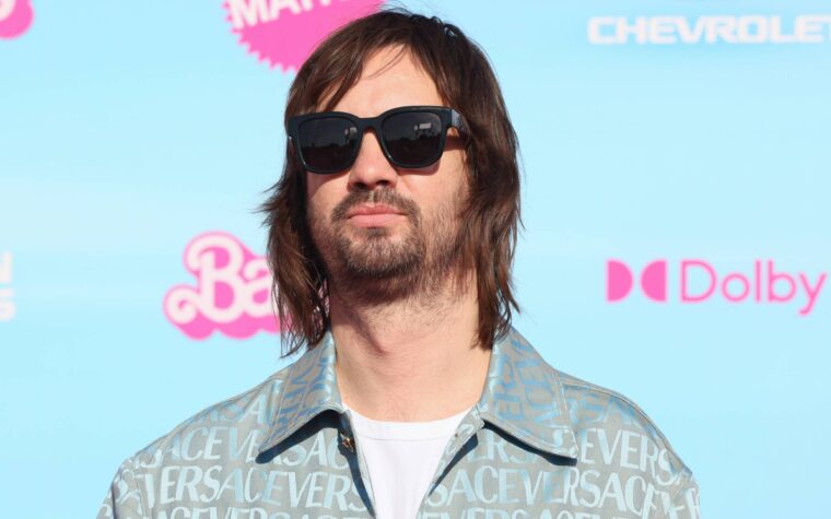 Tame Impala lance une nouvelle collection de mode « psychédélique » avec la marque APC