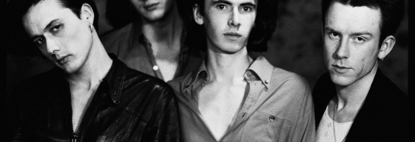 Suede annonce la réédition du 30e anniversaire de « Dog Man Star » avec des titres bonus de l'époque de 1994