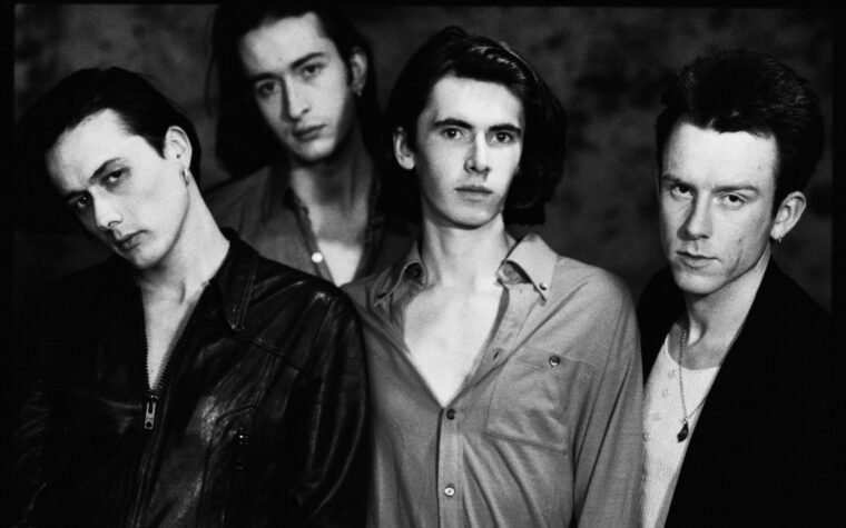 Suede annonce la réédition du 30e anniversaire de « Dog Man Star » avec des titres bonus de l'époque de 1994