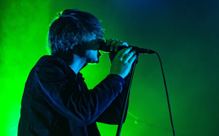 Catfish & The Bottlemen sortent le morceau bonus rare « ASA » de la réédition du 10e anniversaire de « The Balcony »
