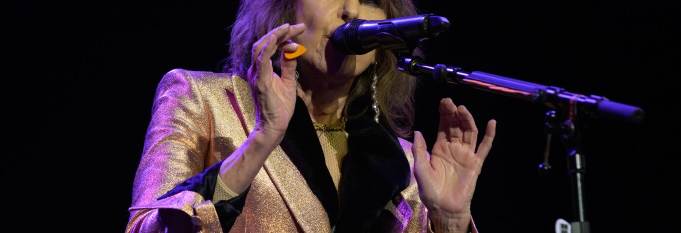 Chrissie Hynde révèle pourquoi The Pretenders joue dans des arènes