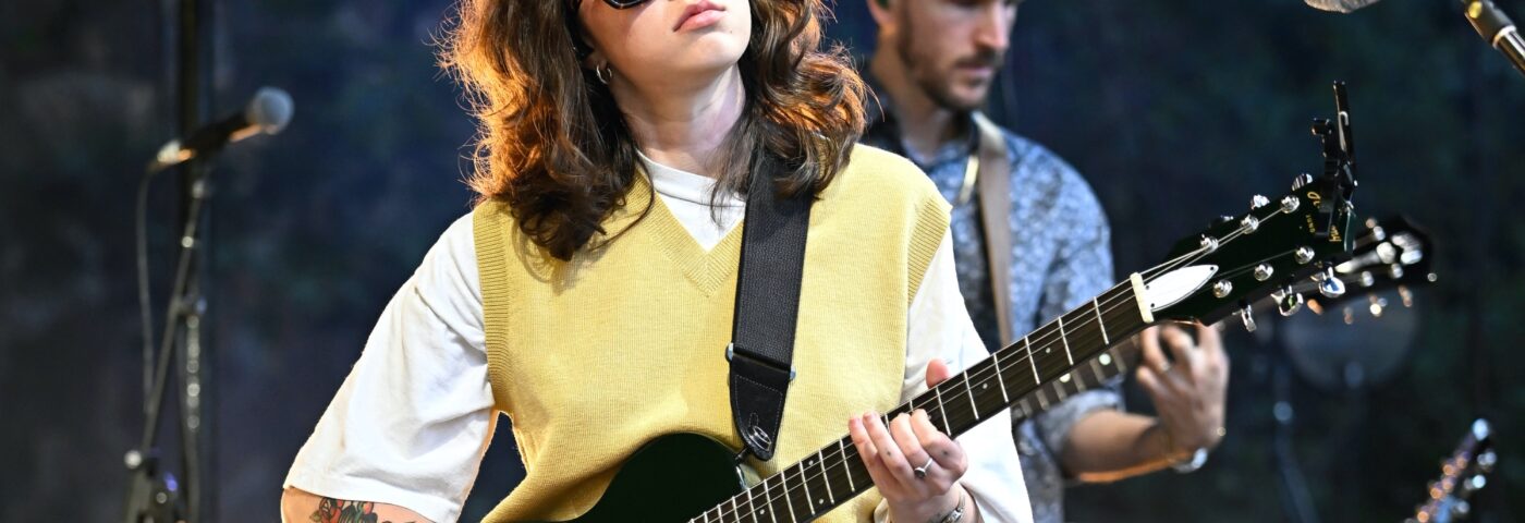 Clairo interprète « Juna » sur « Fallon » et annonce une tournée nord-américaine