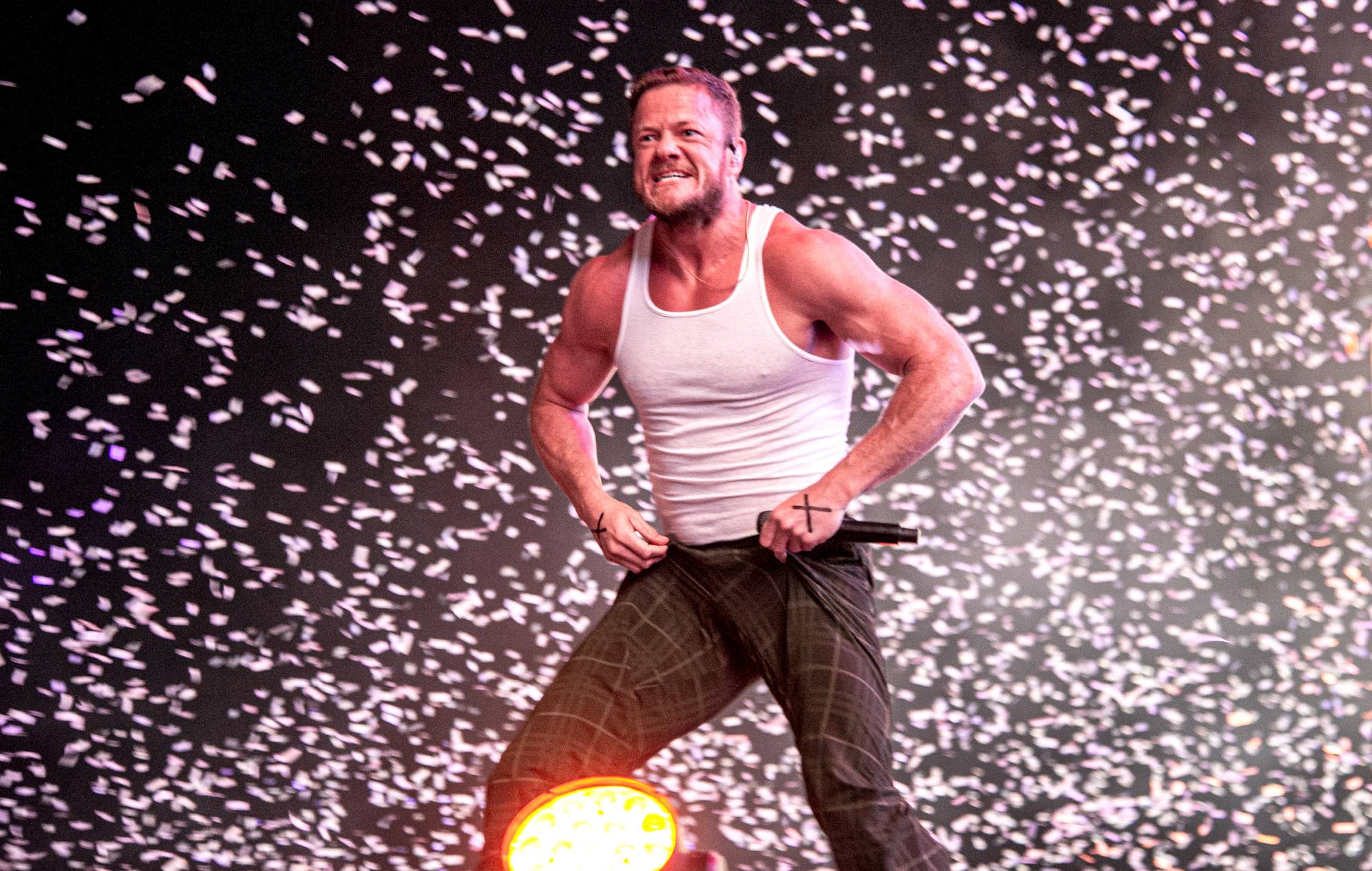 Dan Reynolds, chanteur d'Imagine Dragons, dans le cadre du festival «Tecate Pal'norte» 2024 au Parque Fundora le 31 mars 2024 à Monterrey, au Mexique. (Photo par Medios y Media / Getty Images)