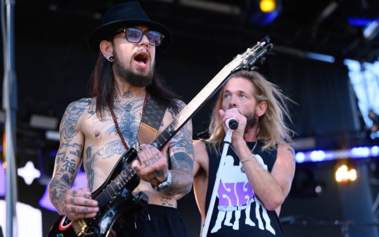 Dave Navarro révèle ses difficultés à jouer de la guitare après la mort de Taylor Hawkins
