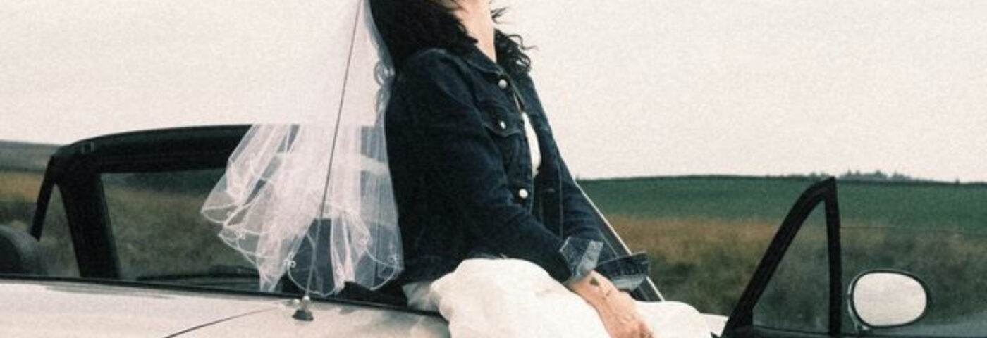 Écoutez la nouvelle chanson de rupture « euphorique » de Pale Waves, « Glasgow »
