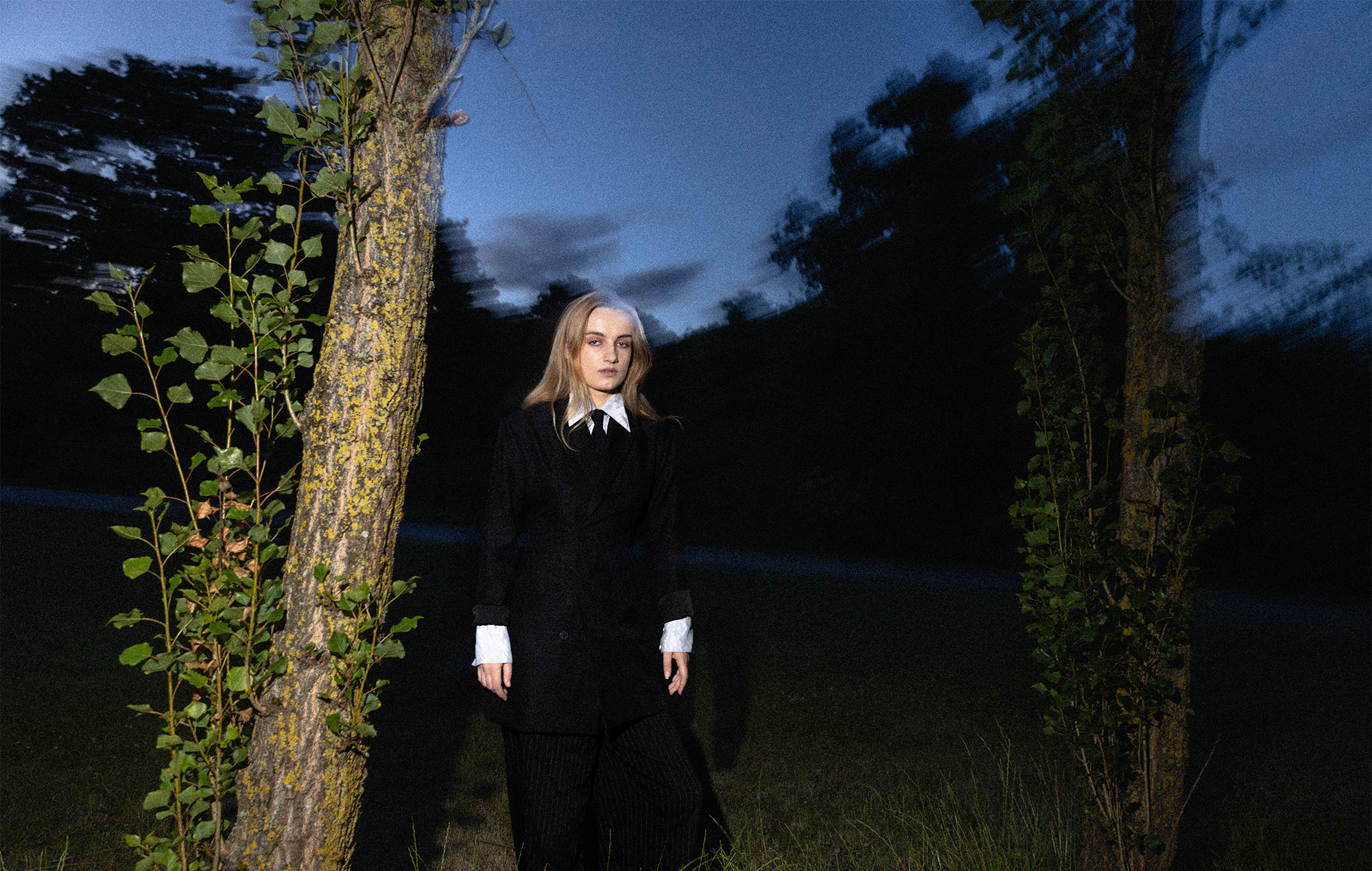 Imogen et le couteau, photo d'Aaron Wyld
