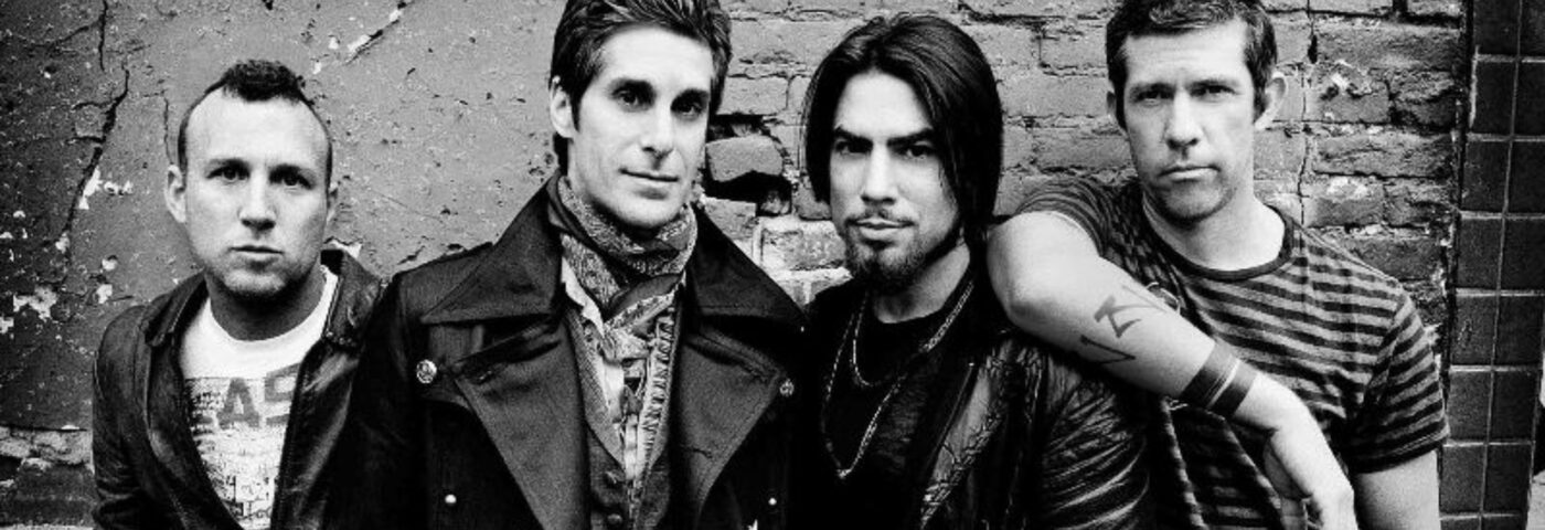 Jane's Addiction partage la première nouvelle musique de sa formation originale depuis 34 ans avec le nouveau single entraînant « Imminent Redemption » Jane's Addiction partage la première nouvelle musique de sa formation originale depuis 34 ans avec le nouveau single entraînant « Imminent Redemption »