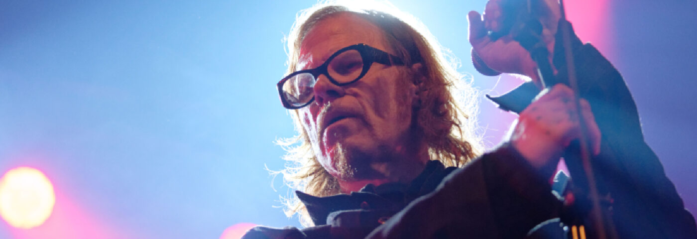La succession de Mark Lanegan annonce le coffret « Bubblegum » pour le 20e anniversaire, comprenant des chansons inédites