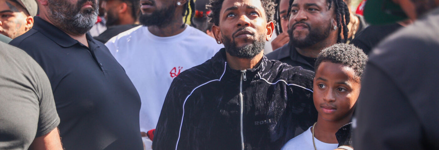 Le public de Compton soutient Kendrick Lamar dans le clip très attendu de « Not Like Us »
