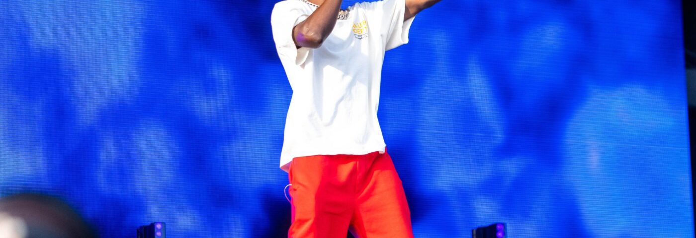 Lil TJay annonce un grand spectacle à Londres dans le cadre de sa tournée européenne 2024