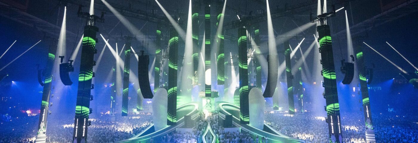 Regardez 40 000 personnes assister à la « plus grande rave techno de tous les temps » à Amsterdam