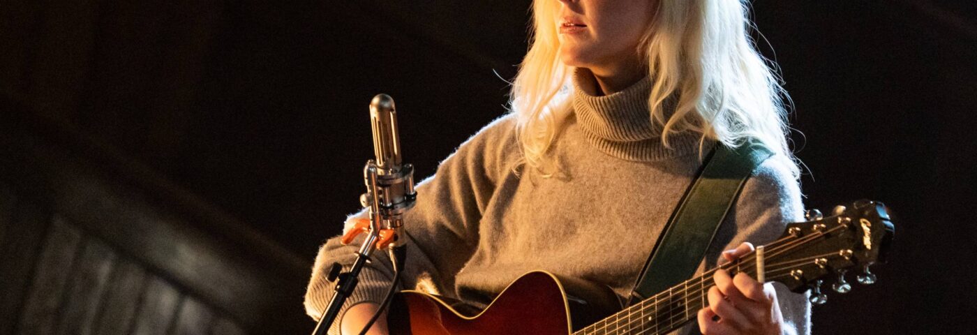 Regardez Laura Marling interpréter la nouvelle chanson sincère « No One's Gonna Love You Like I Can »