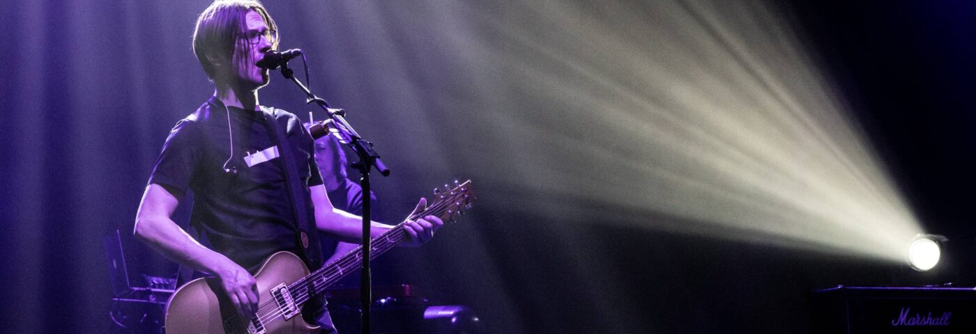 Steven Wilson affirme qu'il n'a jamais traité Coldplay de « branleurs »