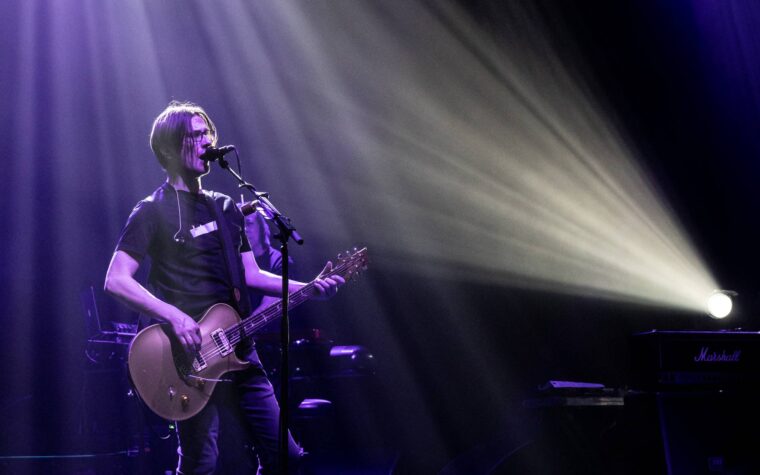 Steven Wilson affirme qu'il n'a jamais traité Coldplay de « branleurs »