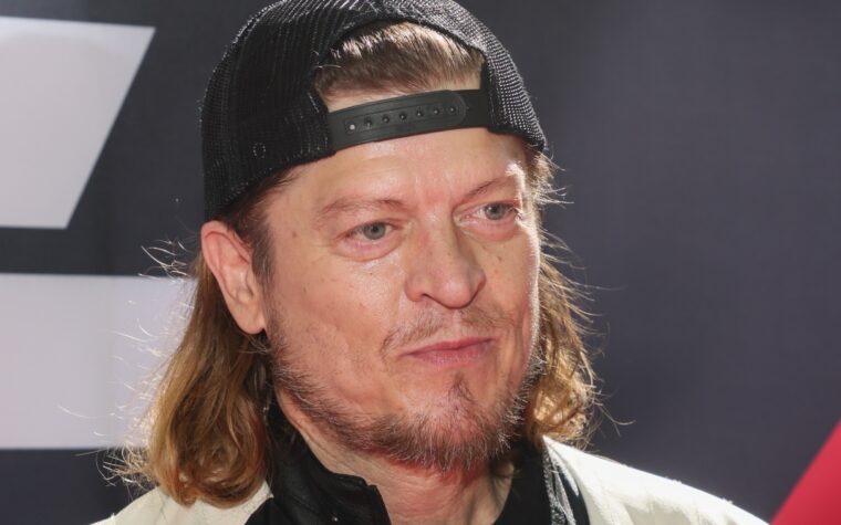 Wes Scantlin, le leader de Puddle of Mudd, a été arrêté et aspergé de gaz lacrymogène après une confrontation avec la police