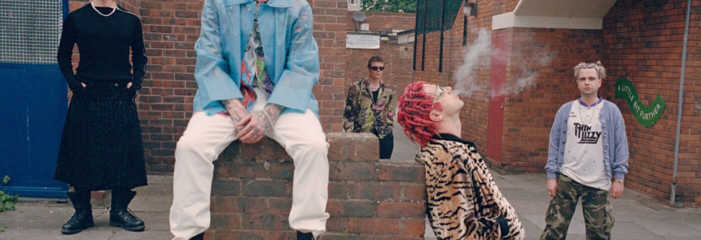 Fontaines DC partage un nouveau single « anxieux » « Here's The Thing »
