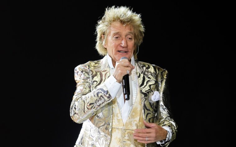 Rod Stewart reporte deux concerts en raison d'un diagnostic de COVID-19