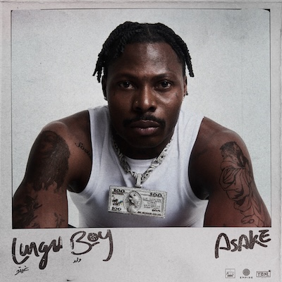 Asake – Garçon allongé
