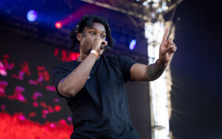 Denzel Curry se retire du spectacle KoRn London, mais promet de « se rattraper auprès de vous à Reading et à Leeds »