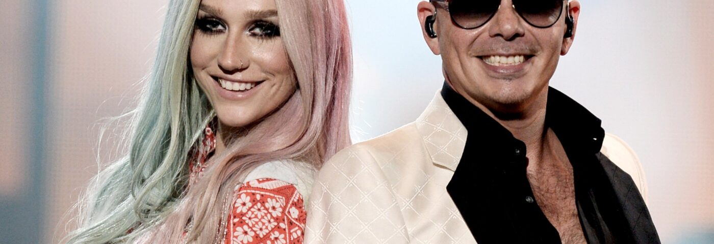Pitbull réagit à la suppression du générique de Kesha du clip de « Timber »