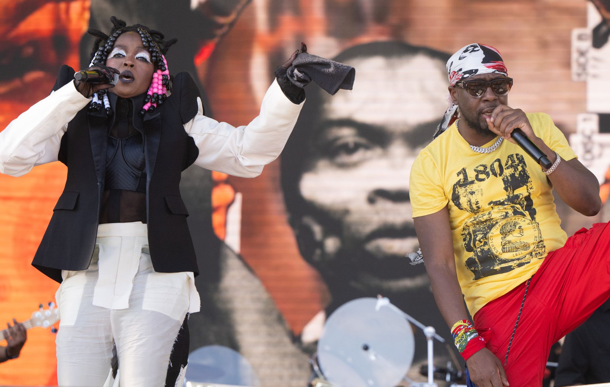 Auryn Hill et Wyclef Jean des Fugees se produisent sur scène
