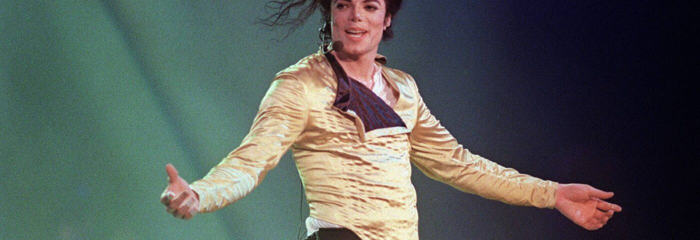 La succession de Michael Jackson remporte un jugement sur la vente de 600 millions de dollars à Sony, malgré les objections de sa mère