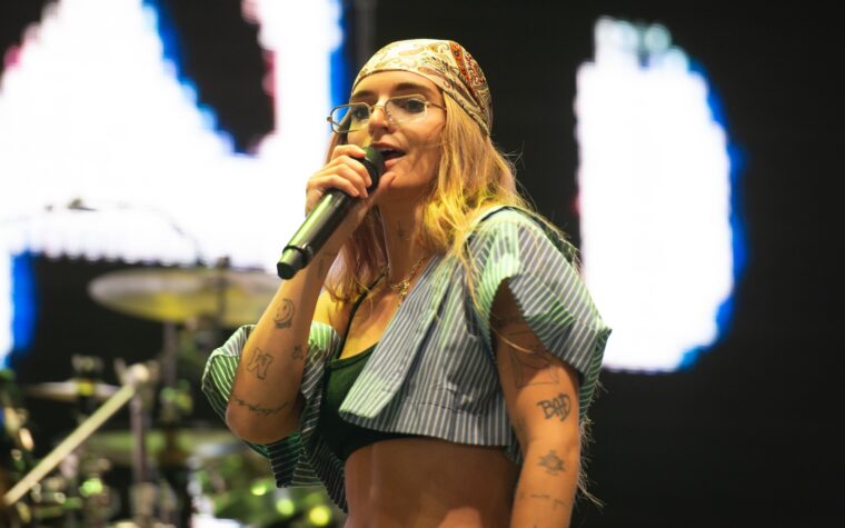 G Flip parle d'un an de « Drummer » et de l'approbation de Taylor Swift