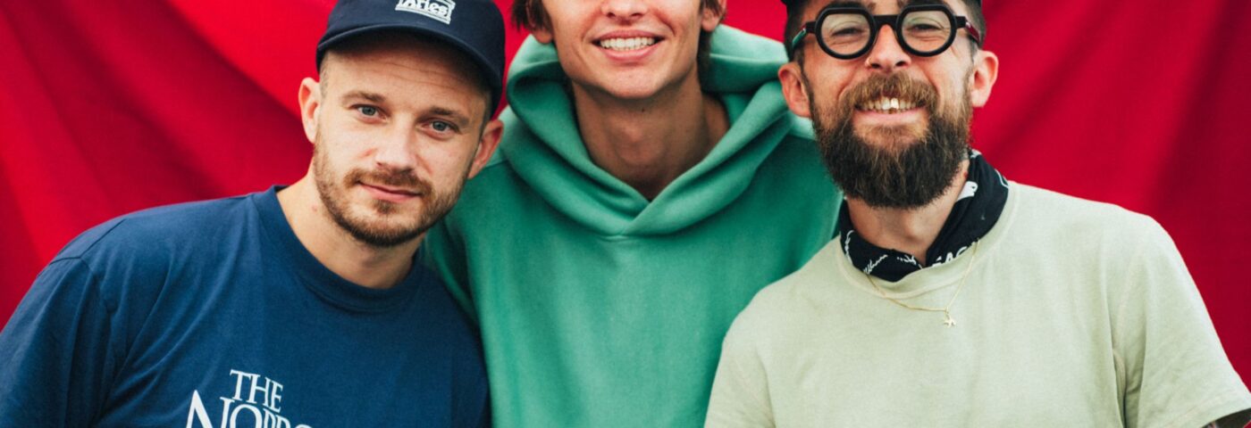 Neck Deep parle d'atteindre de nouveaux sommets et prévoit une tournée au Royaume-Uni