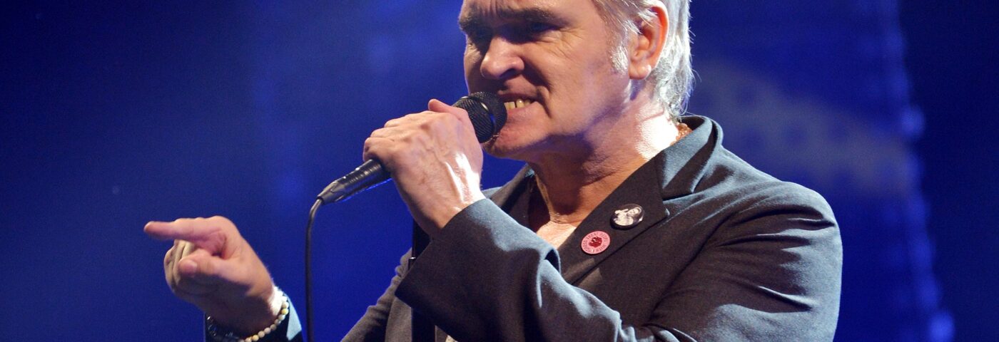 Morrissey s'exprime après que « son tout premier passeport datant de son adolescence a été volé parmi les effets personnels de sa défunte mère »