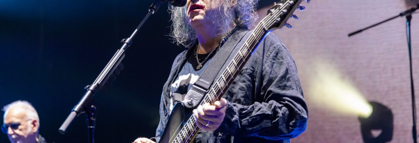 The Cure va sortir deux nouvelles chansons en double face A enregistrées en live pour une œuvre caritative pour le climat