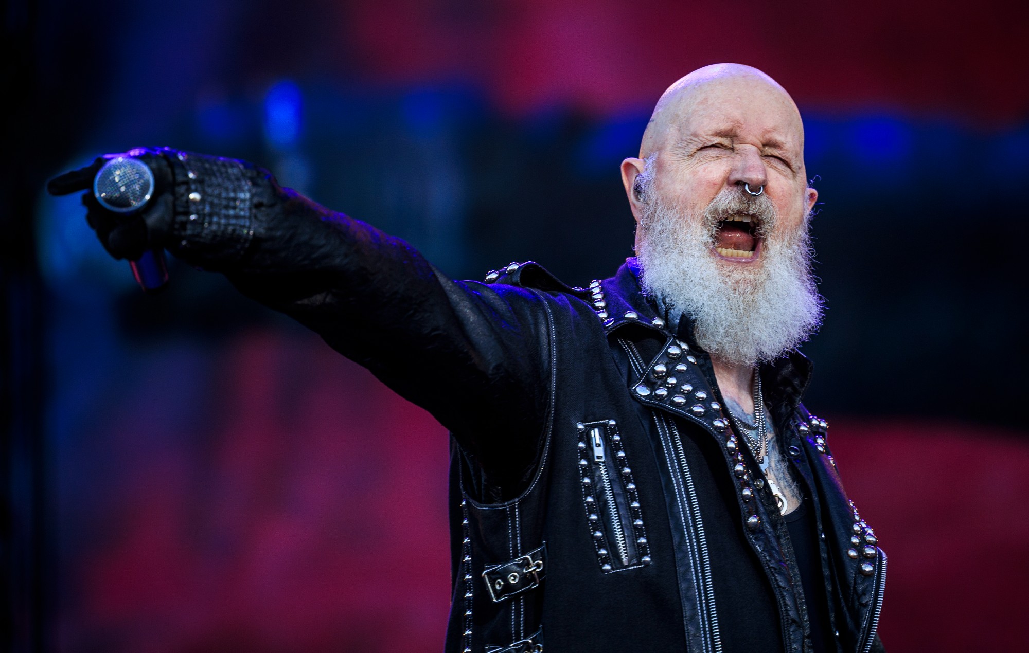 Rob Halford de Judas Priest se produit sur scène au Tons Of Rock Festival 2024 le 28 juin 2024