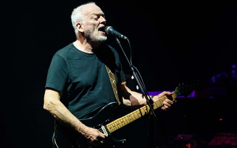 David Gilmour dit qu'il reçoit « beaucoup trop de déférence » en raison de son travail avec Pink Floyd