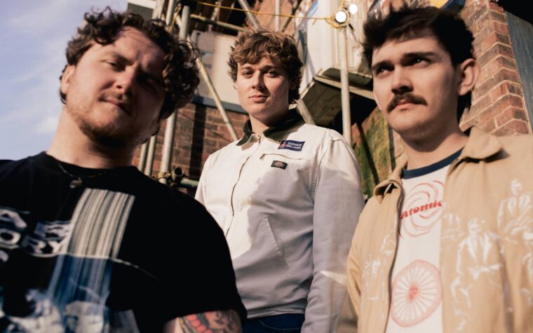 The Rills annoncent leur premier album « Don't Be A Stranger » avec le single euphorique « Angel In The Snow »