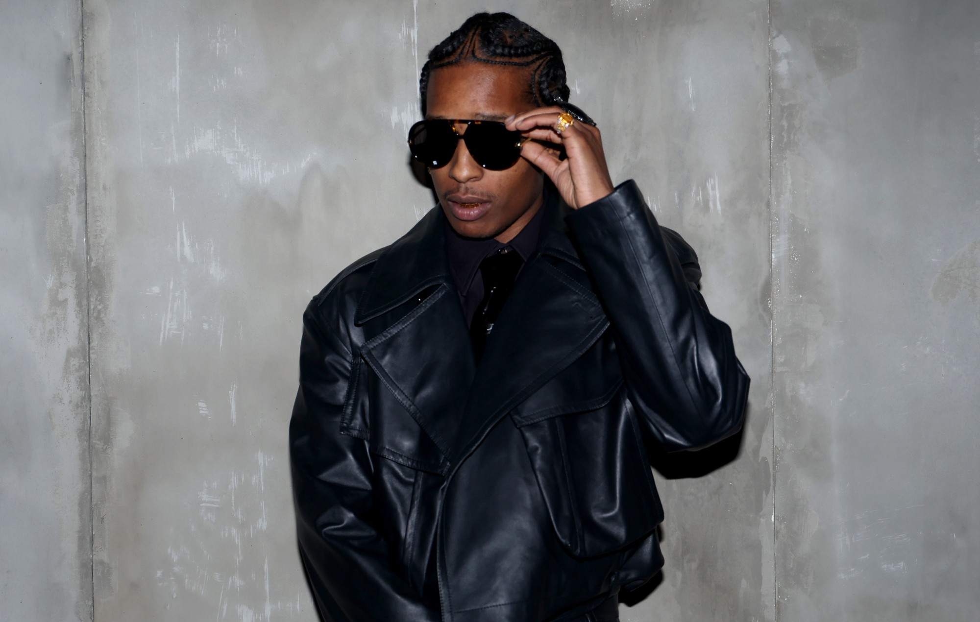 A$AP Rocky participe au défilé de mode Bottega Veneta lors de la Fashion Week de Milan pour femmes automne/hiver 2024-2025, le 24 février 2024 à Milan, en Italie.
