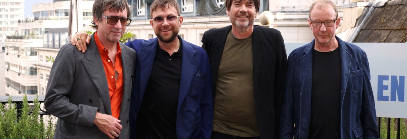 Alex James veut que Blur reste dans les parages pendant « très longtemps »