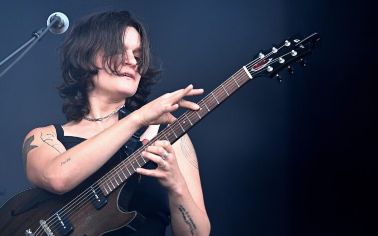 Big Thief lance sa nouvelle chanson tendre « Taker » en Belgique
