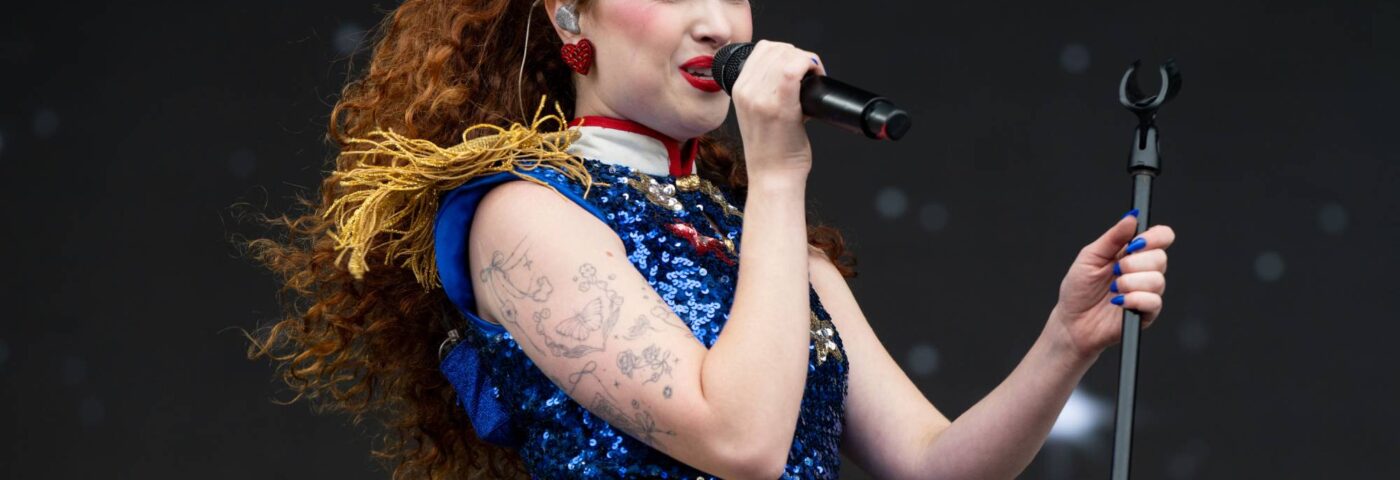 Chappell Roan écrit aux « superfans » à propos du comportement prédateur : « Les femmes ne vous doivent rien »