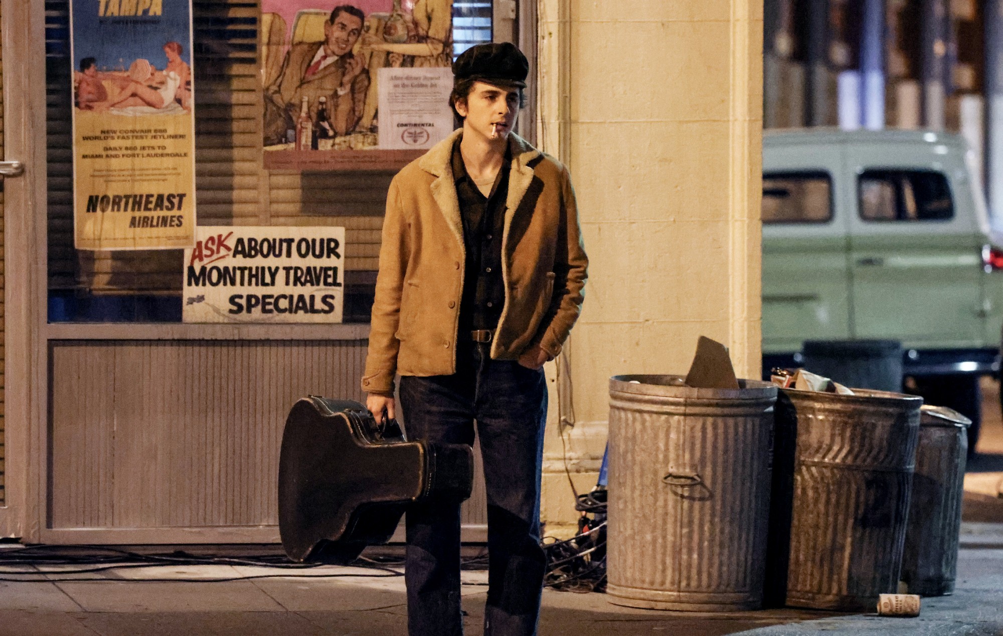Timothée Chalamet est vu sur le tournage de "A Complete Unknown" le 09 avril 2024