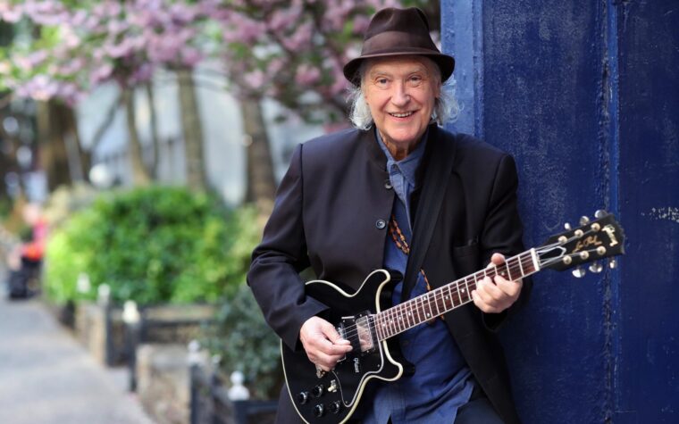Dave Davies des Kinks réagit à la "horrible" reprise par AI du groupe