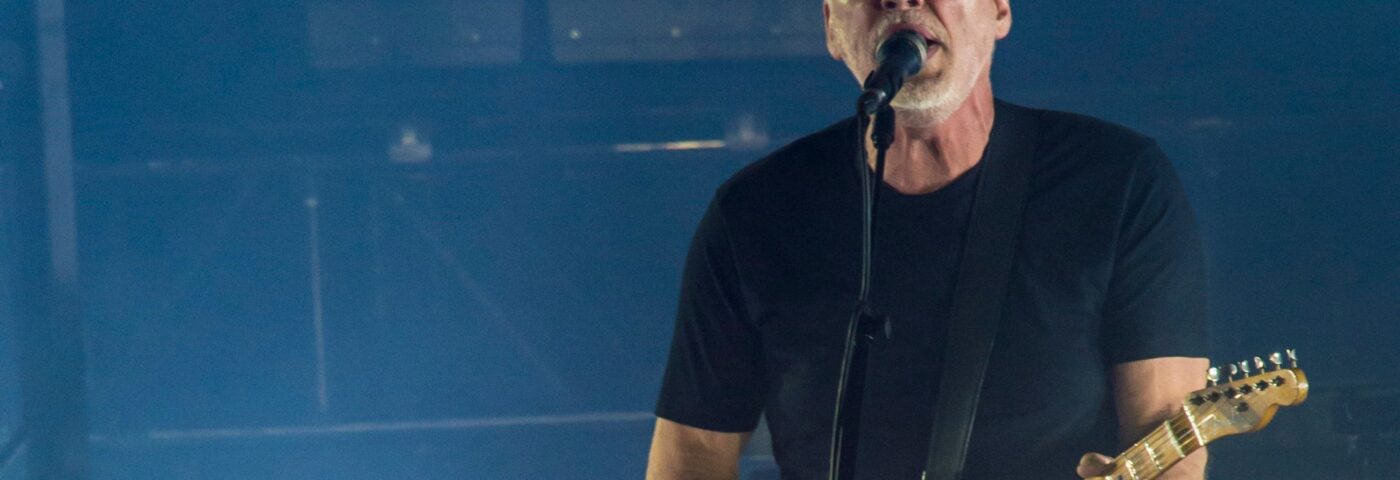 David Gilmour sort un nouveau morceau « Dark And Velvet Nights »