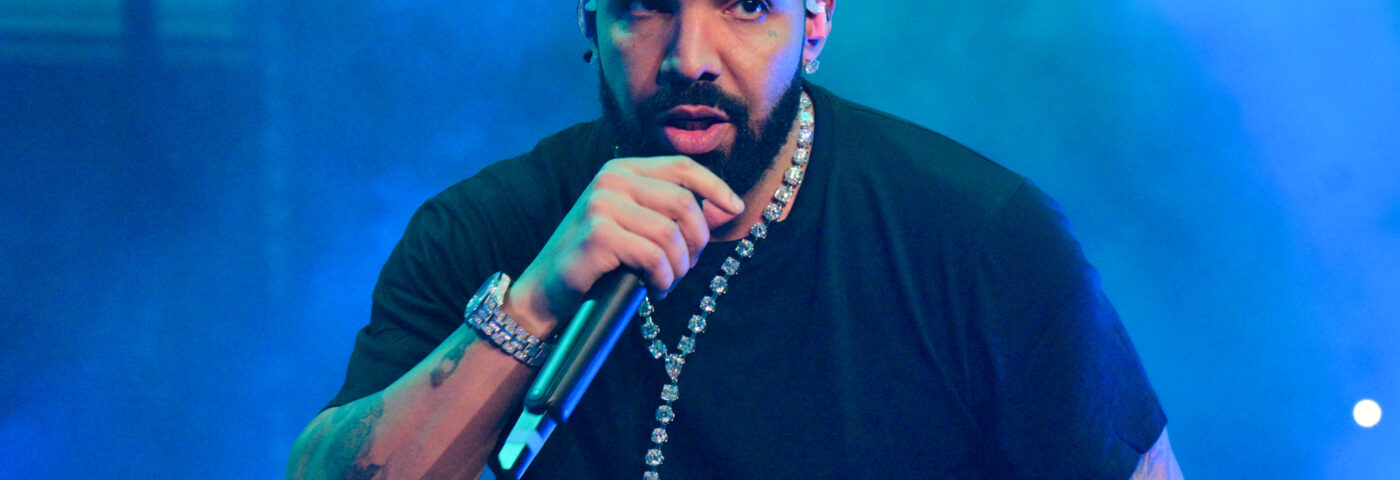 Drake répète « Rock With You » de Michael Jackson et apparaît dans les archives « 100 concerts »