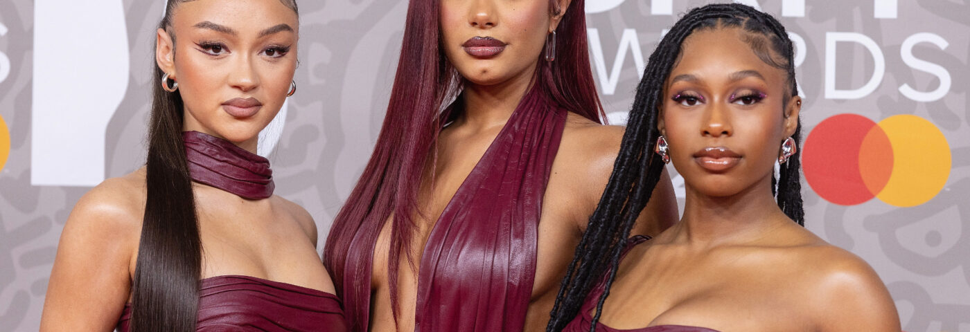 FLO rend hommage à l'icône du R&B Aaliyah lors de ses débuts au Reading Festival
