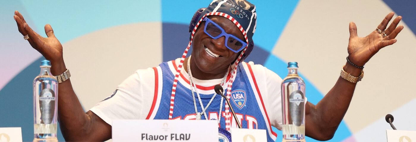 Flavor Flav se porte candidat pour être porteur du flambeau aux Jeux olympiques de 2028